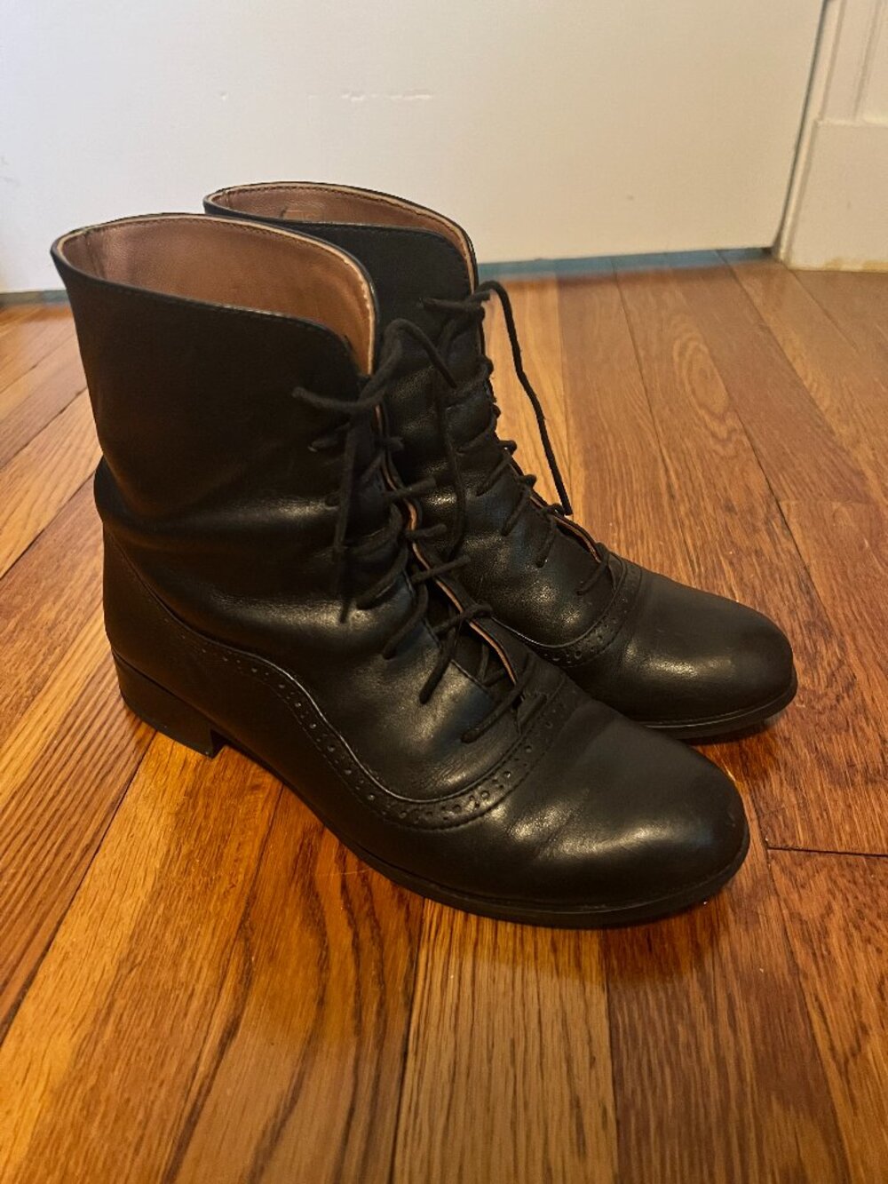 Lovely Handcrafted Julia Bo Custom Black Leather Ankle Boots Size 38